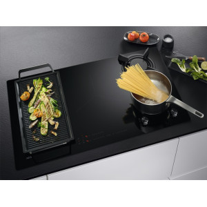 Plaque mixte induction gaz AEG HDB95623NB